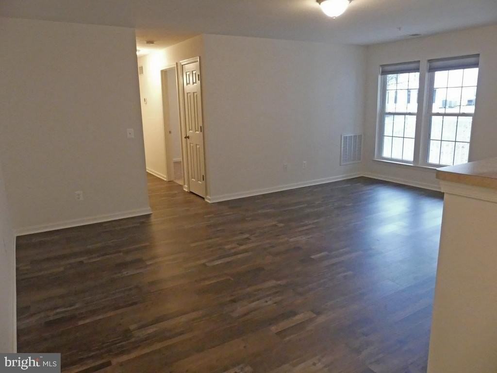 1402 Golden Rod Ct Unit F - Photo 5 of 25