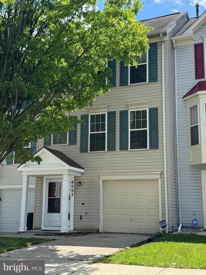 6007 Rose Bay Dr - Photo 3 of 50