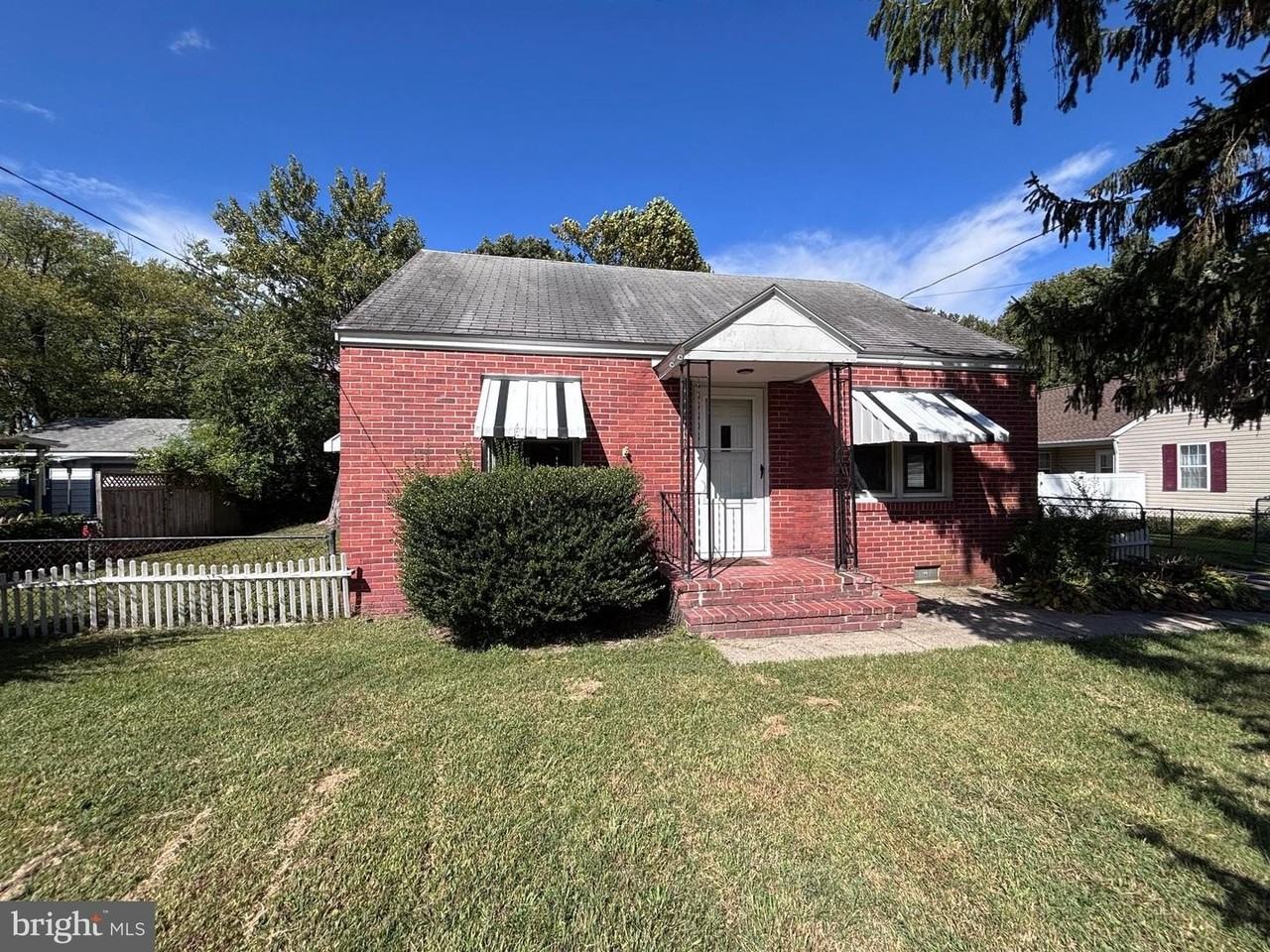 507 Hollyday St - Photo 2 of 15