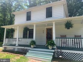 featured image of 40 Scott Ave