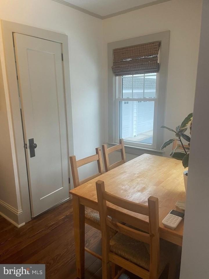 40 Scott Ave - Photo 7 of 35