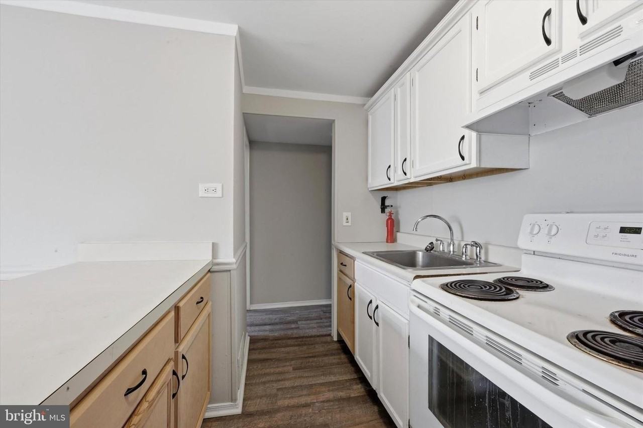 151 Chadwick Ave - Photo 5 of 15