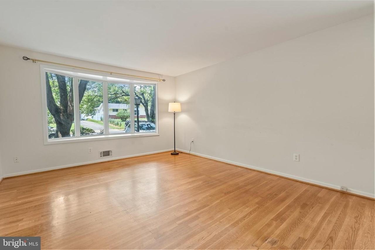 2623 Depaul Dr - Photo 2 of 25
