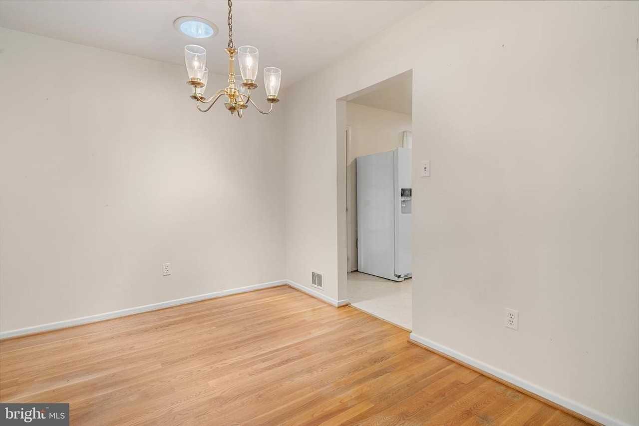 2623 Depaul Dr - Photo 5 of 25