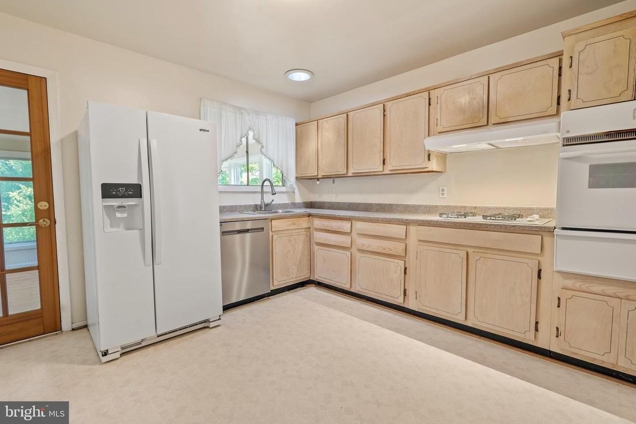 2623 Depaul Dr - Photo 7 of 25