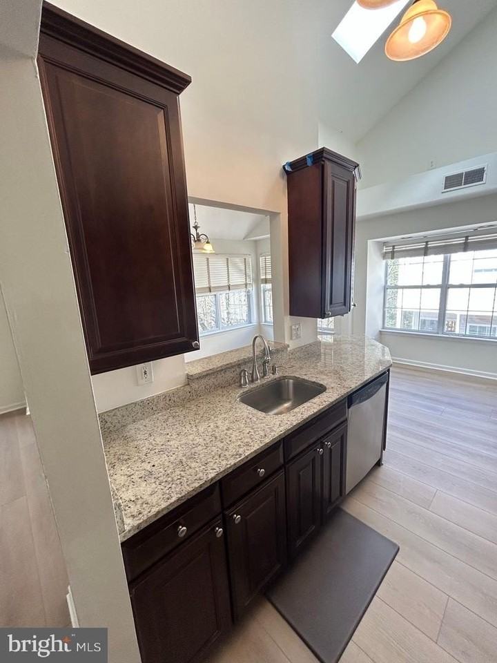 5940 Founders Hill Dr - Photo 7 of 13
