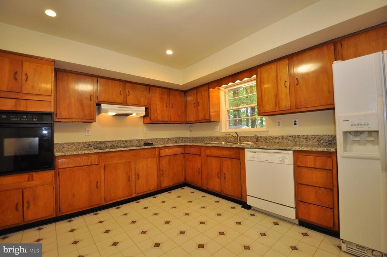 4629 Hillbrook Dr - Photo 3 of 23
