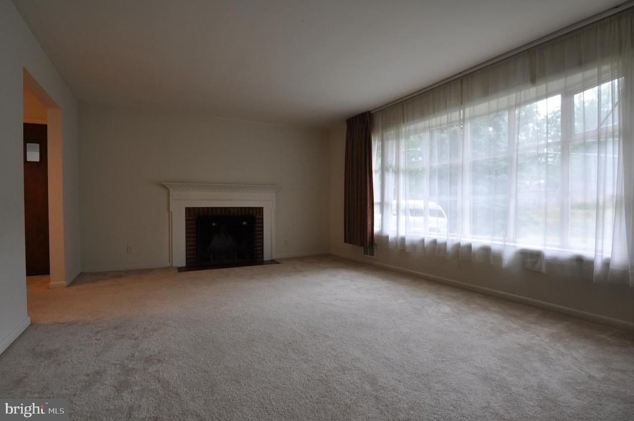 4629 Hillbrook Dr - Photo 5 of 23