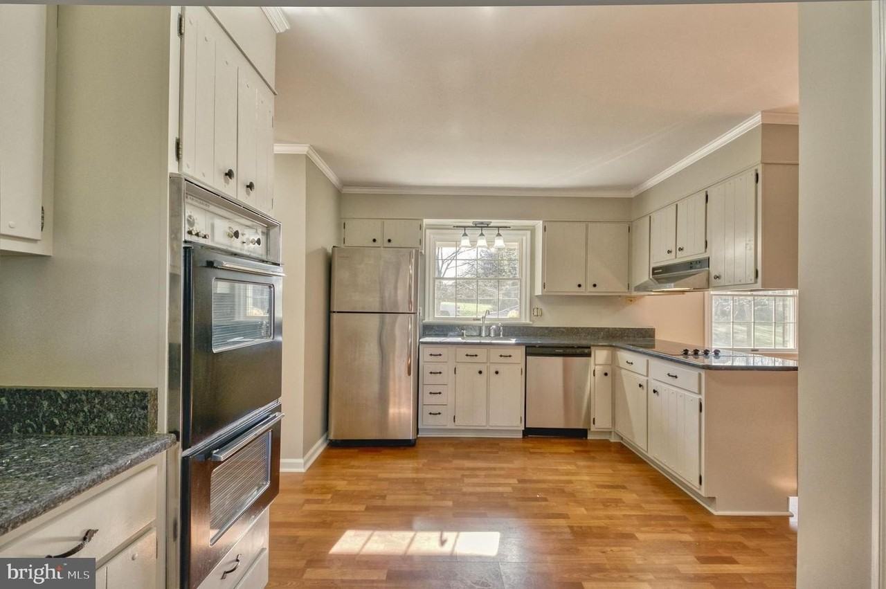 36960 Glendale St - Photo 4 of 47