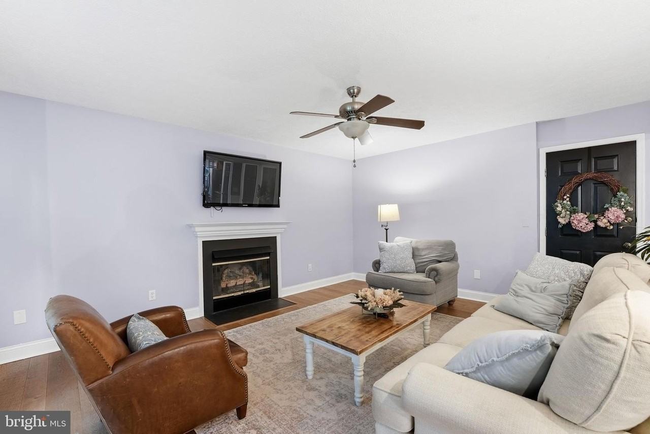 20763 Windemere Ct - Photo 7 of 25