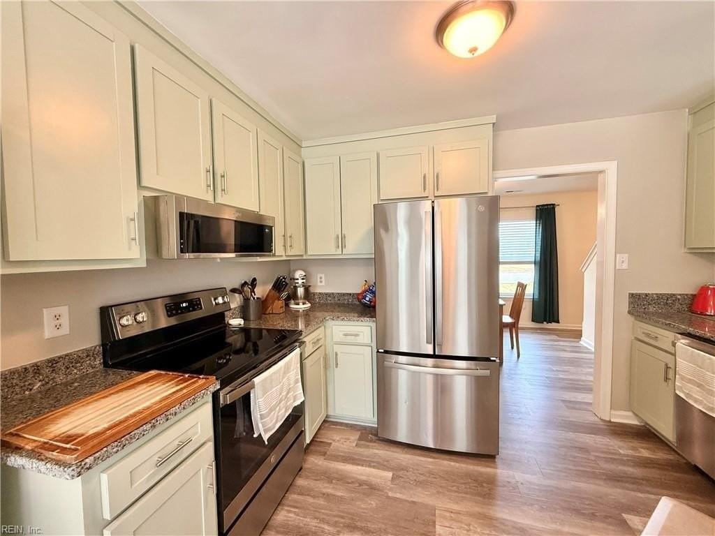 718 Halyard Dr - Photo 5 of 19