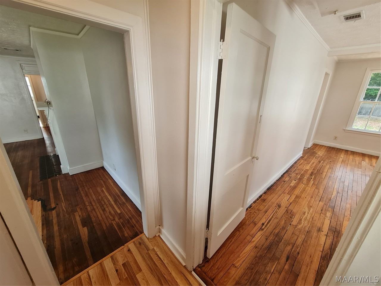 2113 Brewton St - Photo 5 of 34