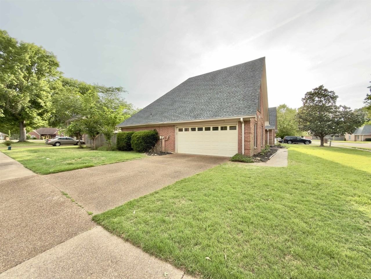 275 Home Pl - Photo 2 of 19