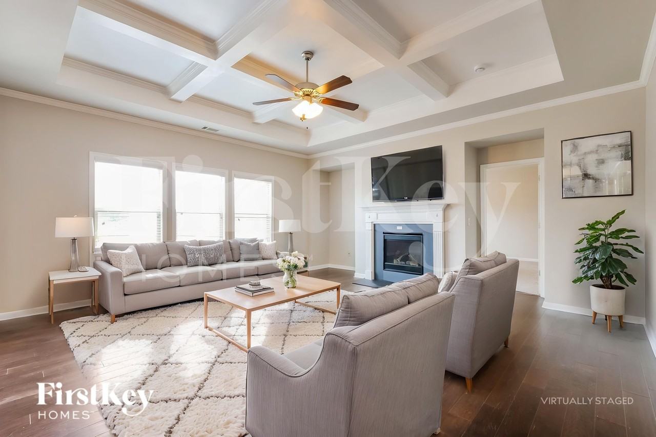 4475 Clubside Dr - Photo 4 of 19