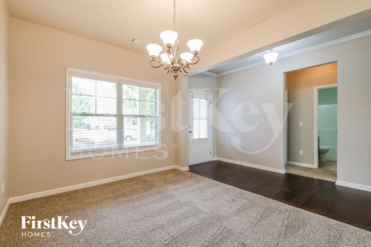 4475 Clubside Dr - Photo 6 of 19