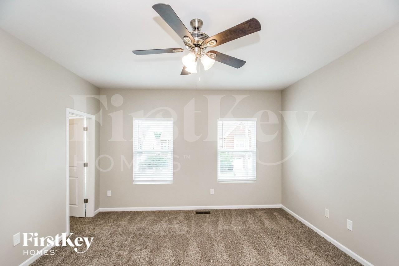 2055 Tanners Mill Dr - Photo 7 of 19