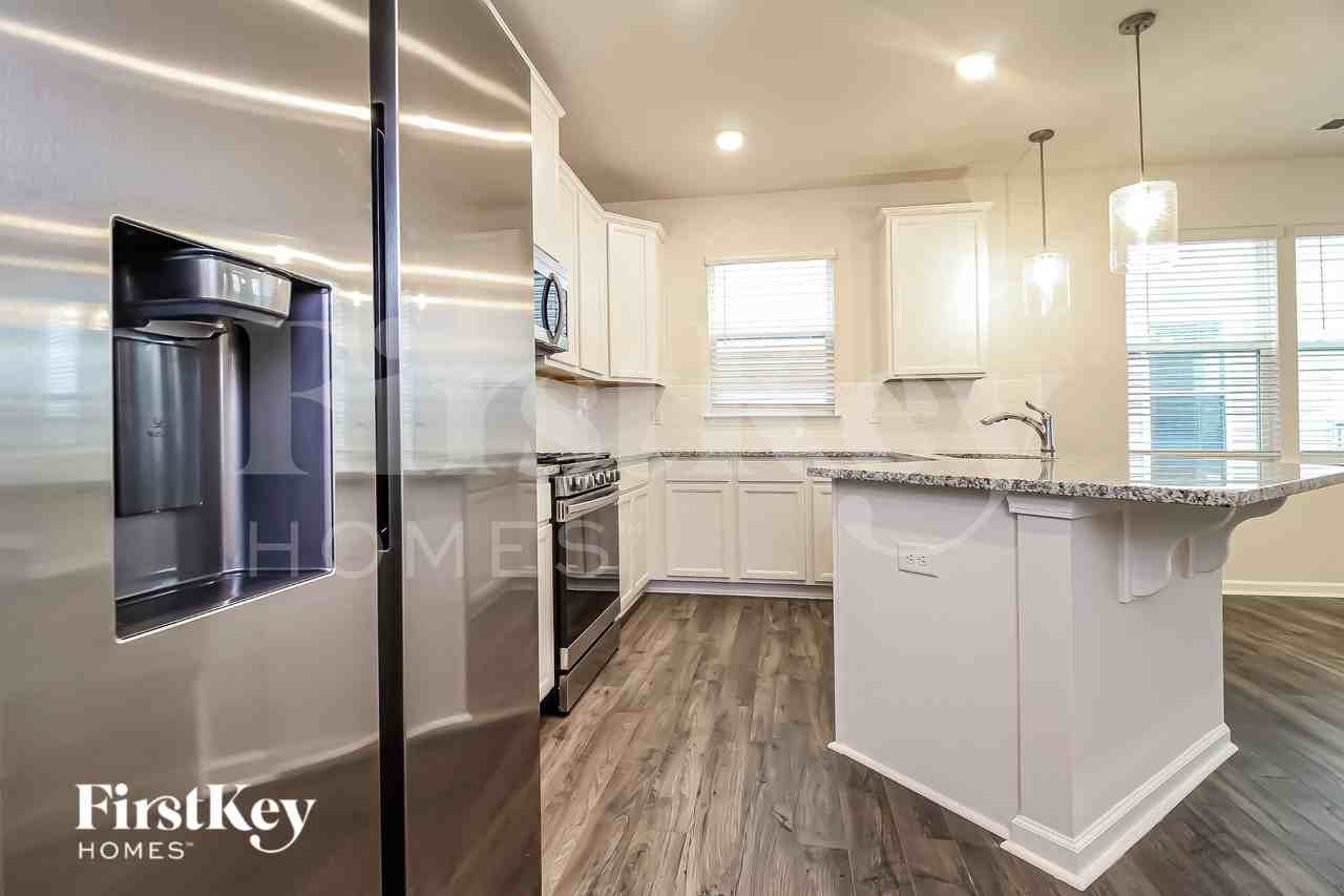 602 Goldburn Way - Photo 4 of 15