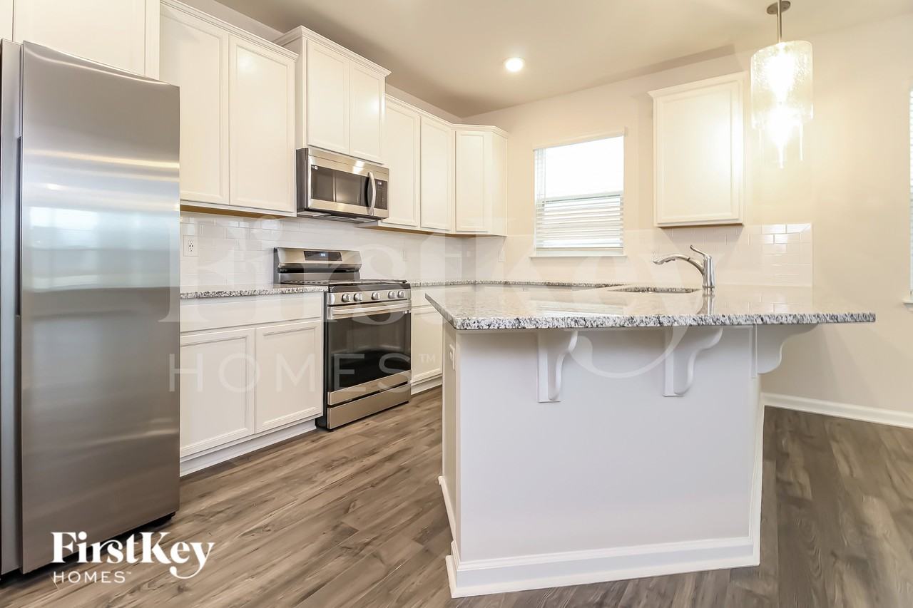 602 Goldburn Way - Photo 5 of 15