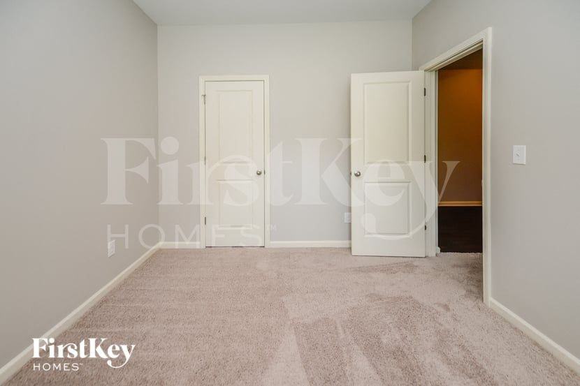 530 Sunrise Ln - Photo 7 of 15