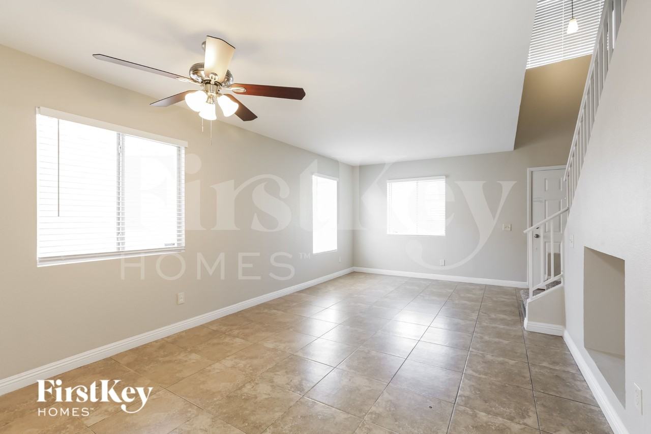 332 Judith Ann Ct - Photo 3 of 16