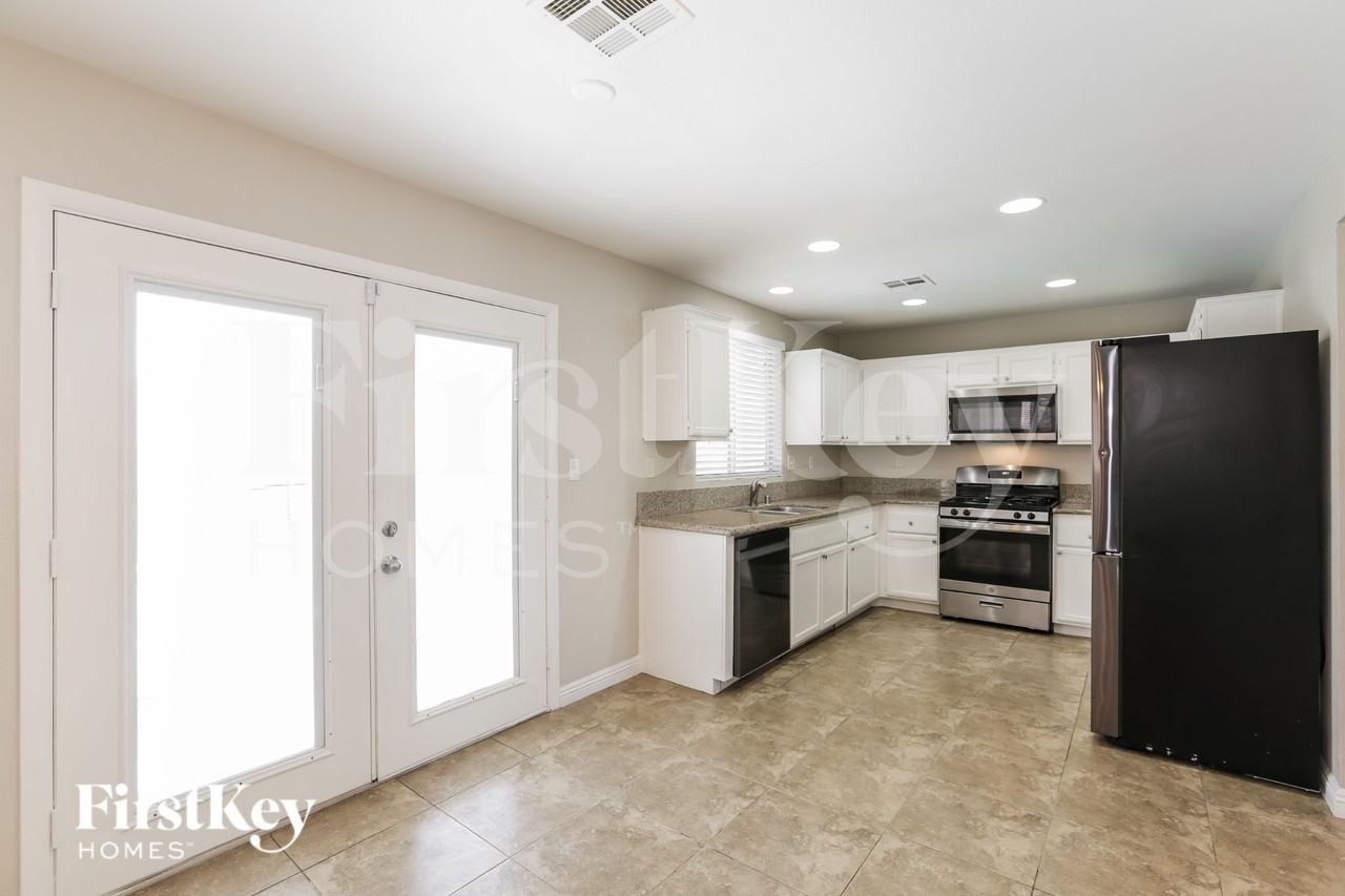 332 Judith Ann Ct - Photo 6 of 16