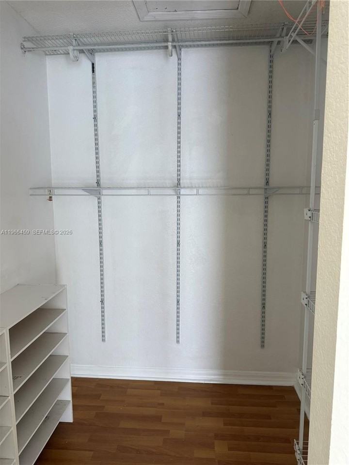 20432 Nw 18th Ave - Photo 4 of 13