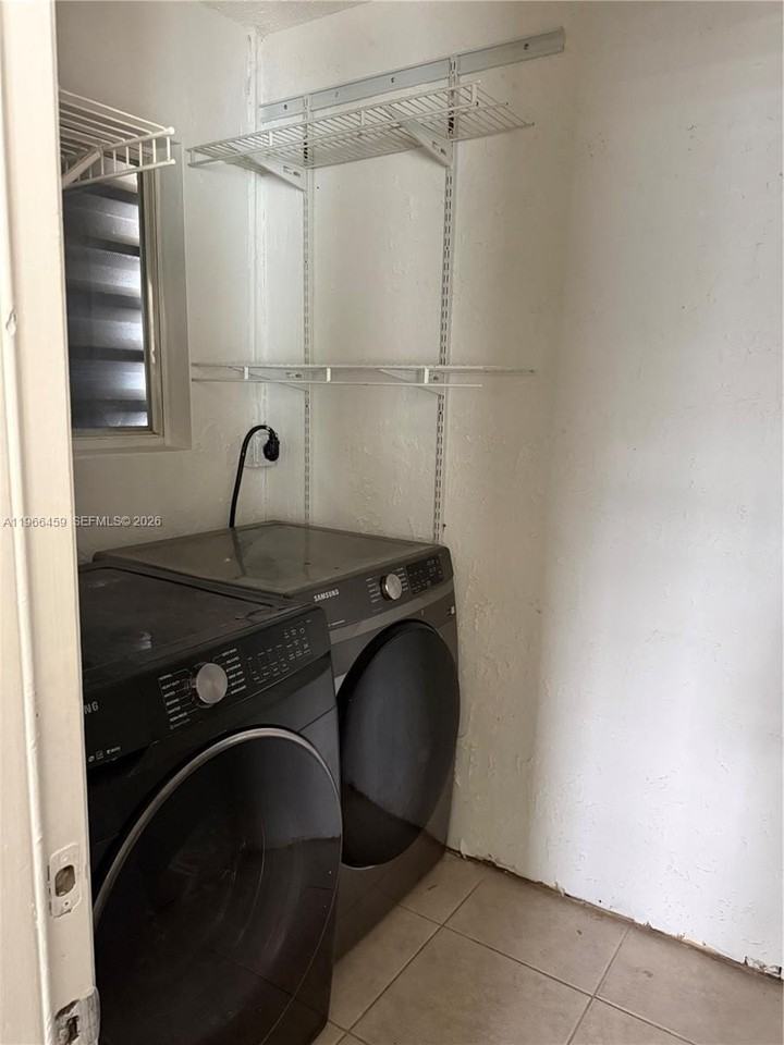 20432 Nw 18th Ave - Photo 5 of 13