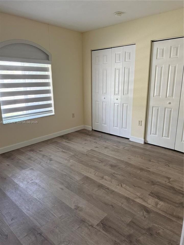 20432 Nw 18th Ave - Photo 6 of 13