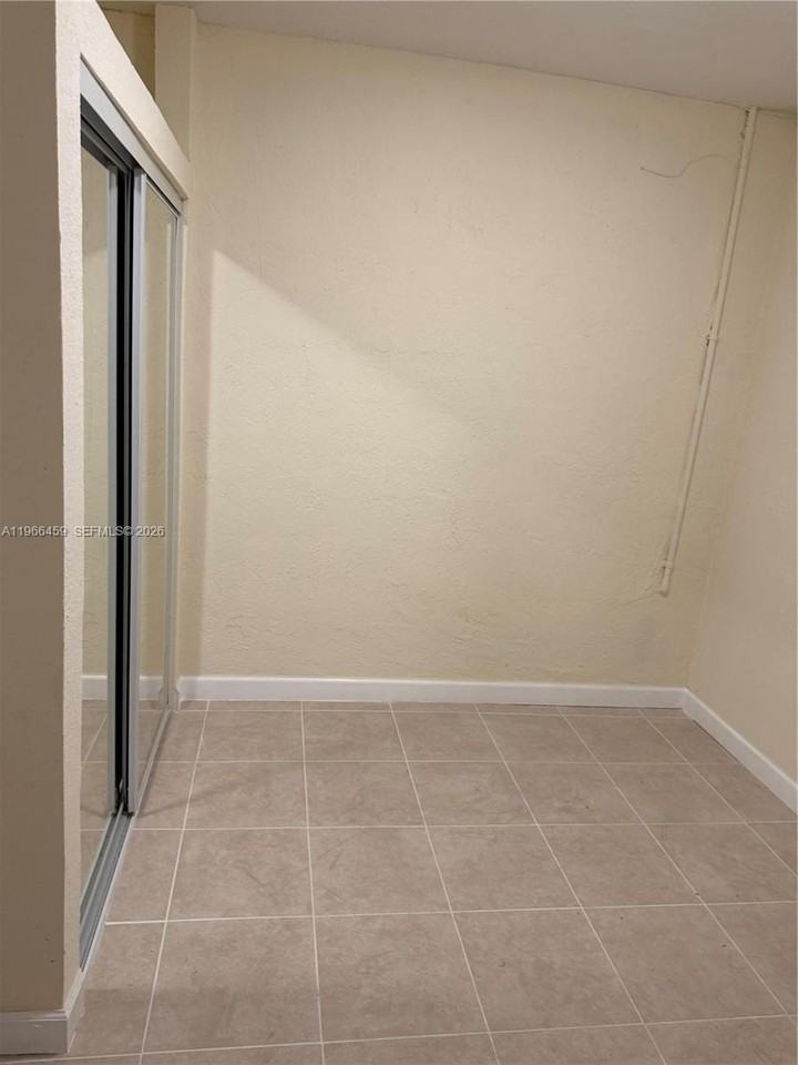 20432 Nw 18th Ave - Photo 7 of 13