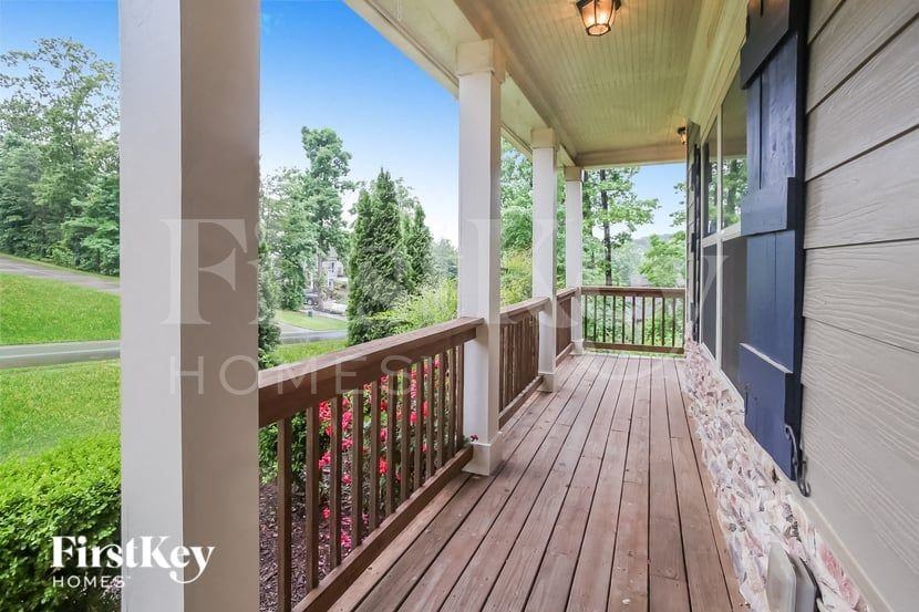 218 Woods Cir - Photo 3 of 15