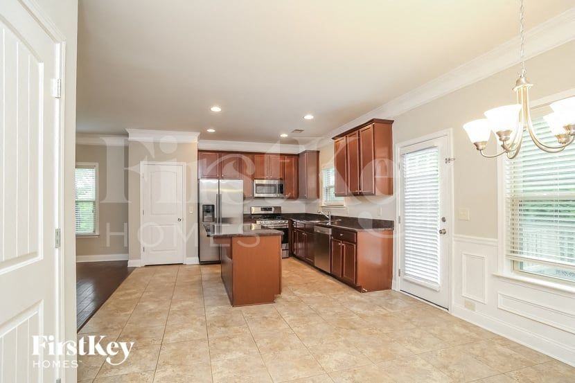 218 Woods Cir - Photo 5 of 15