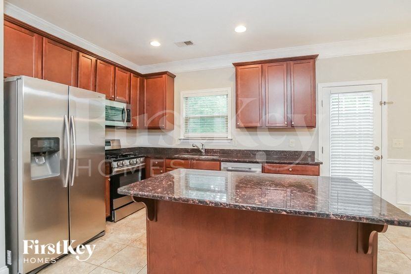 218 Woods Cir - Photo 6 of 15