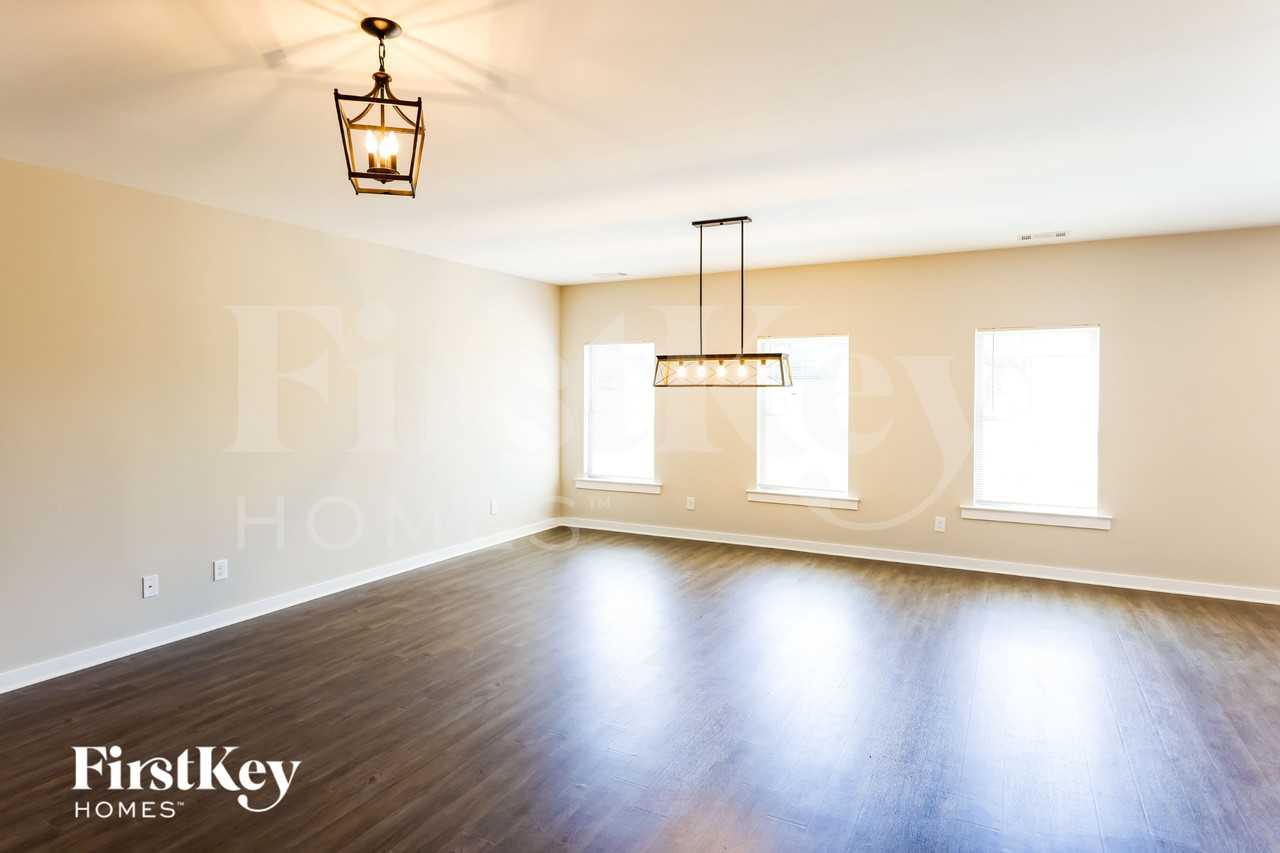 262 W Wolf Rd - Photo 3 of 15
