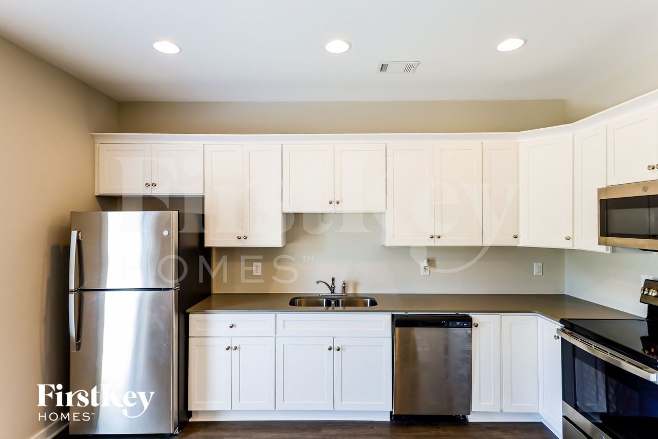 262 W Wolf Rd - Photo 7 of 15