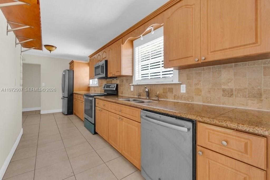 2118 Cleveland St - Photo 5 of 49