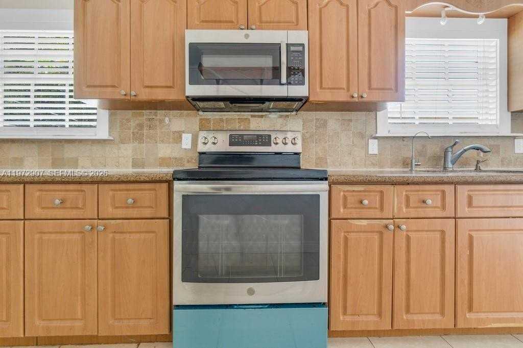 2118 Cleveland St - Photo 6 of 49