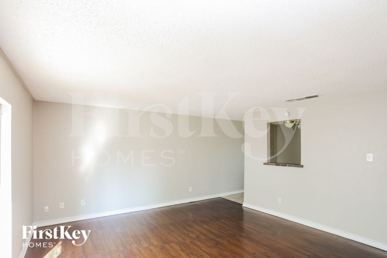 908 Wandering Way Dr - Photo 3 of 16