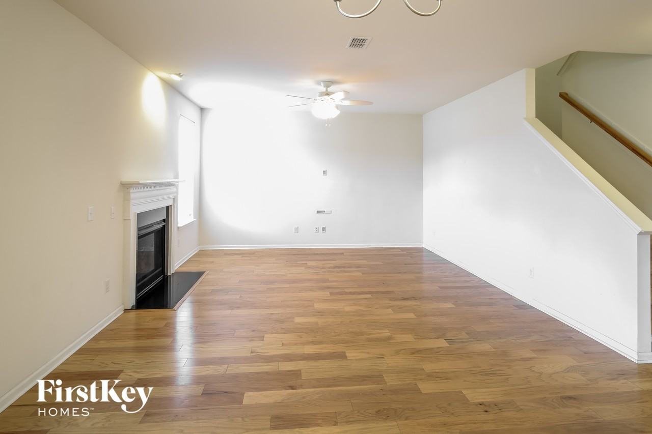 318 Beachgrass Ln - Photo 2 of 15