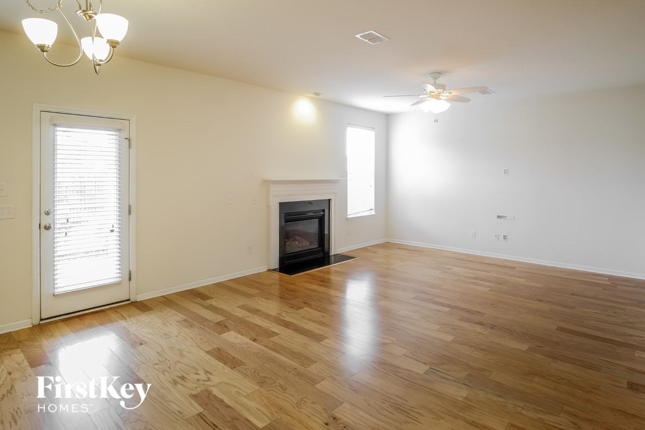 318 Beachgrass Ln - Photo 3 of 15