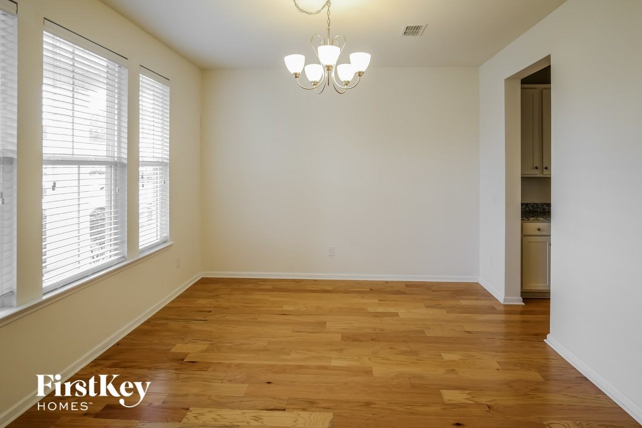 318 Beachgrass Ln - Photo 4 of 15