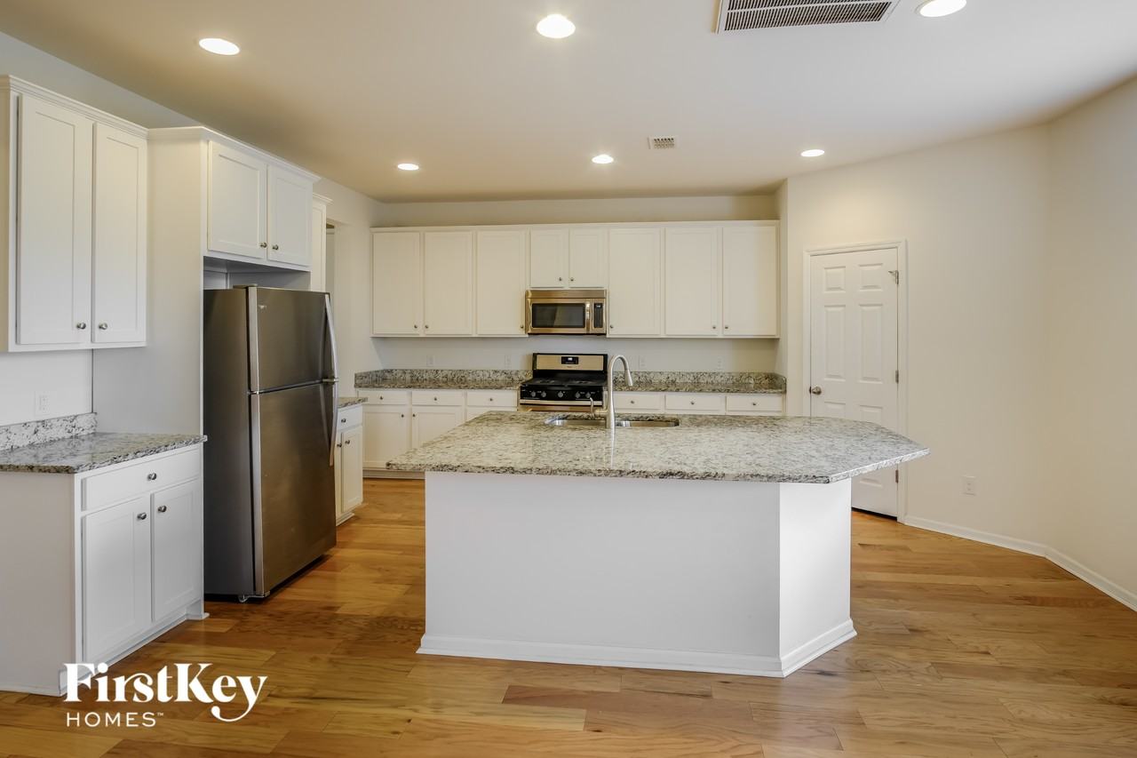 318 Beachgrass Ln - Photo 5 of 15