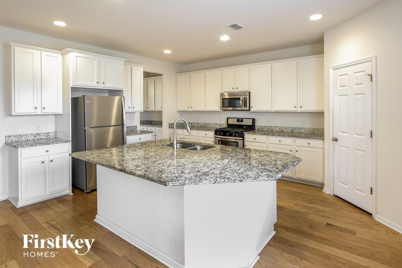 318 Beachgrass Ln - Photo 6 of 15