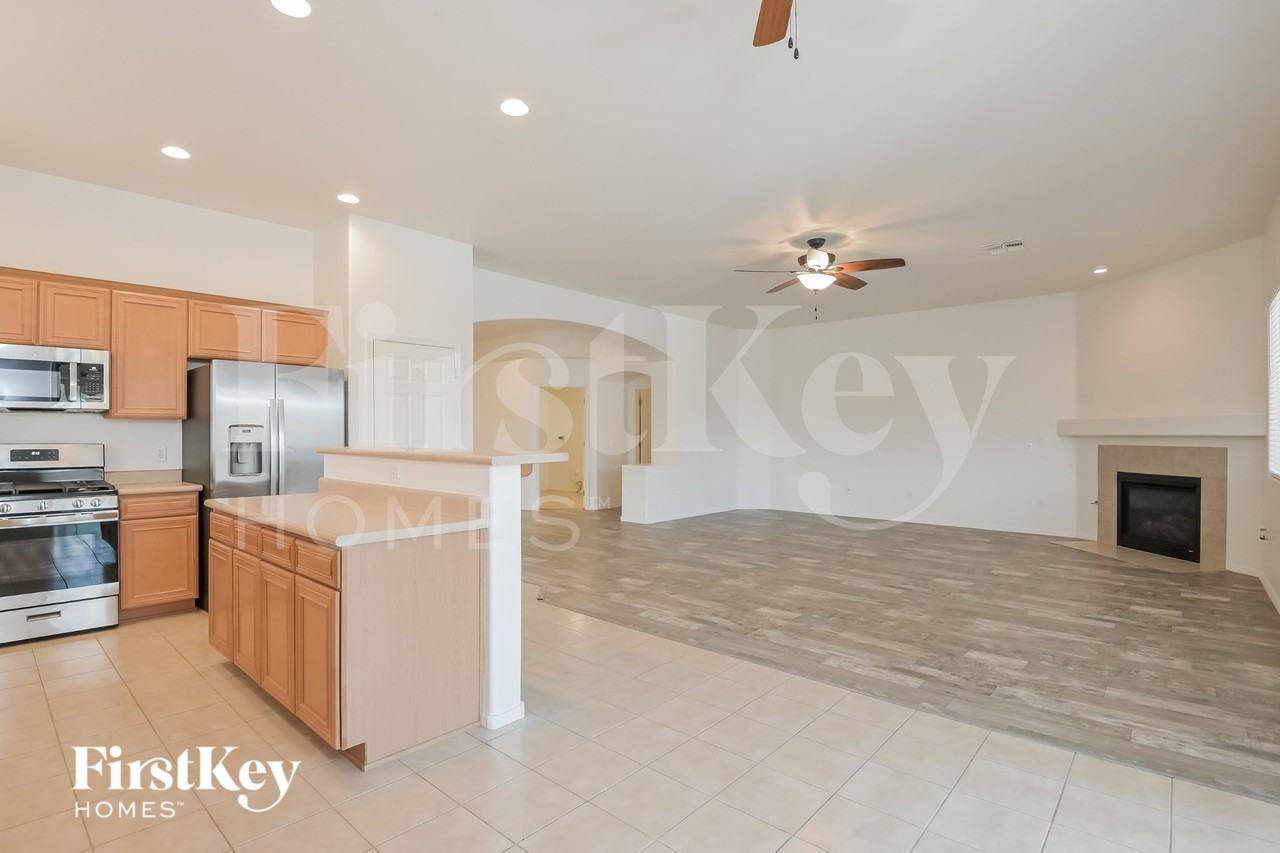 11549 W Amber Stone Dr - Photo 5 of 15