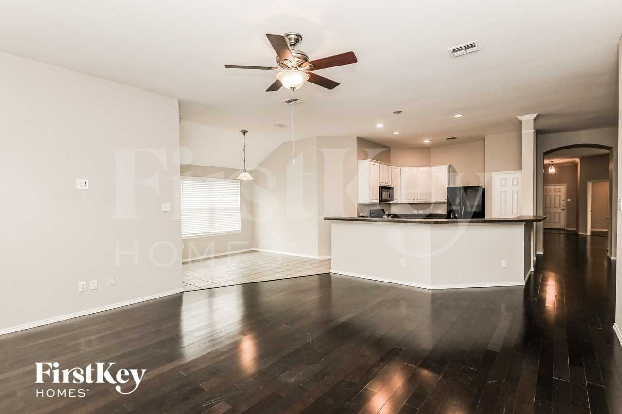 10408 Bradshaw Dr - Photo 2 of 15