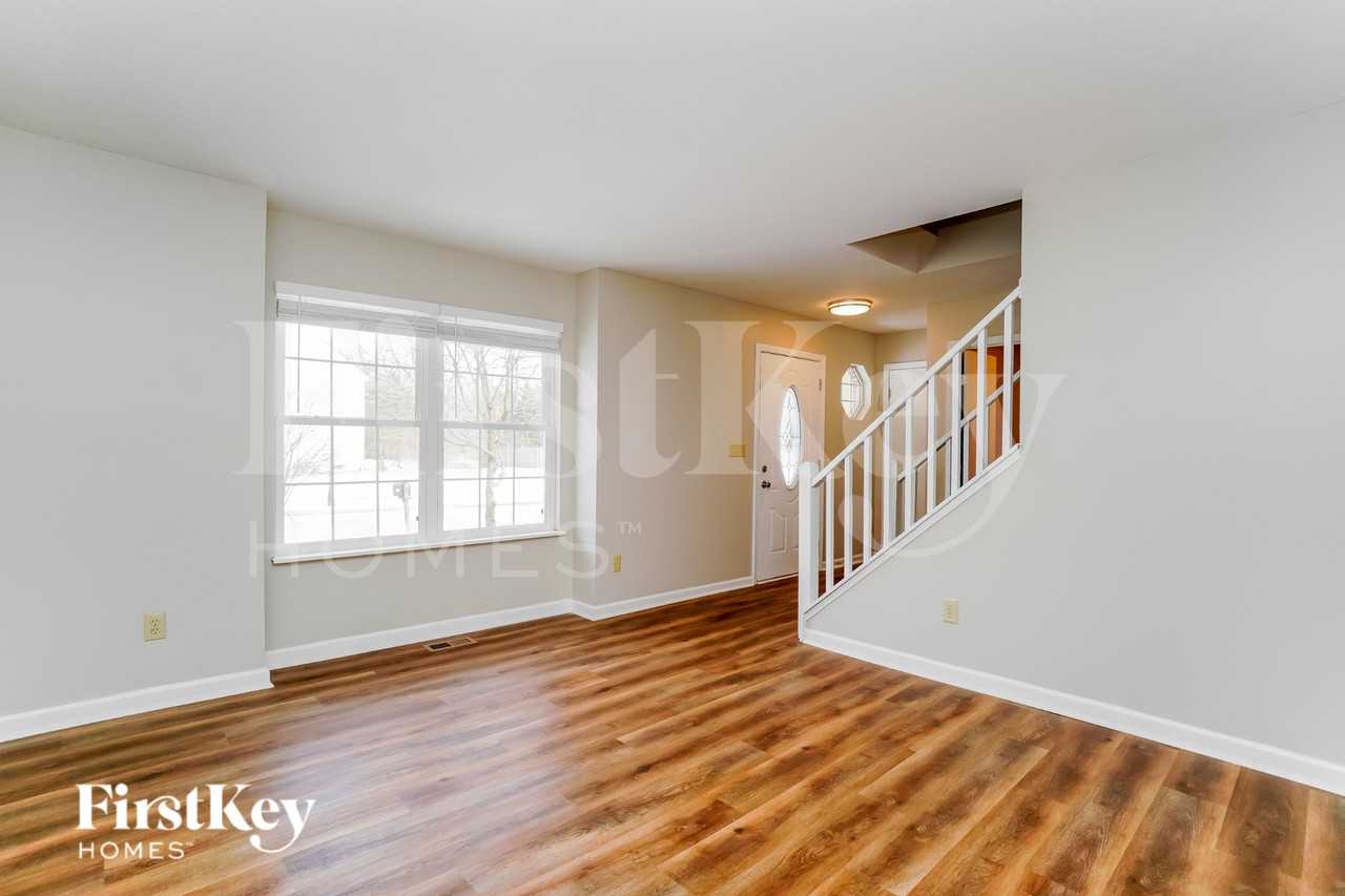 7809 Astra Cir - Photo 2 of 15