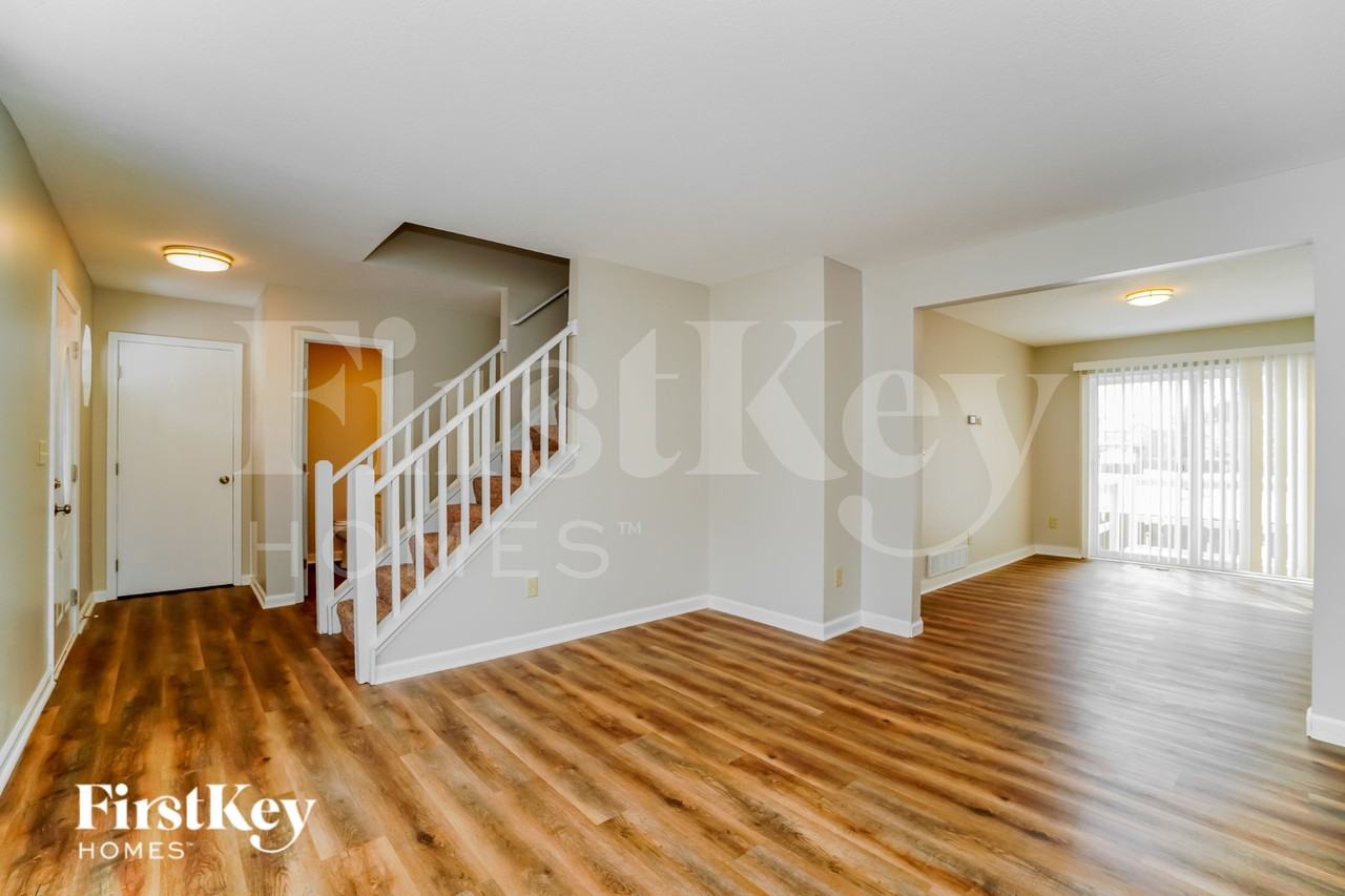 7809 Astra Cir - Photo 3 of 15