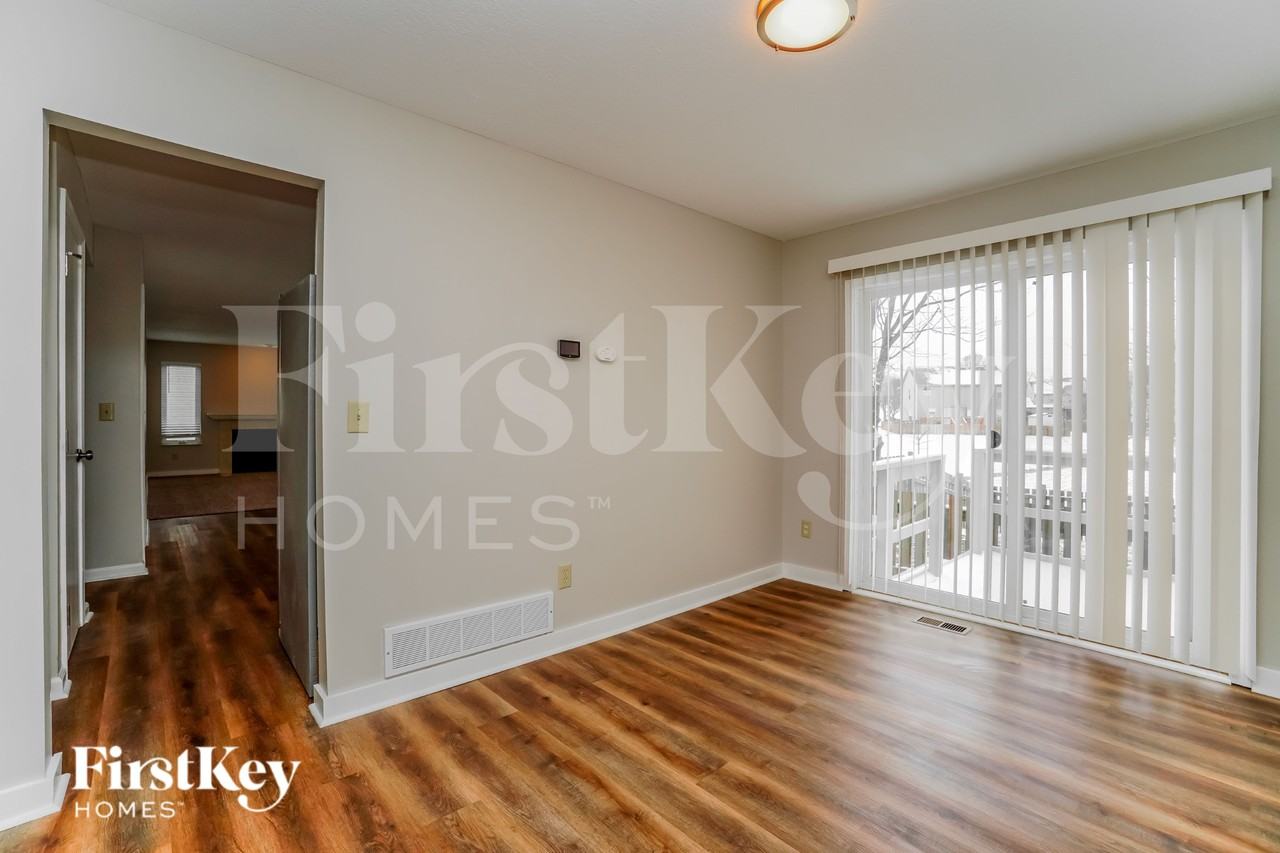 7809 Astra Cir - Photo 4 of 15