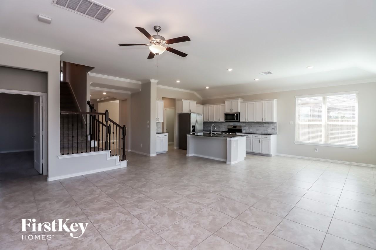 6406 Wolf Run Dr - Photo 4 of 15