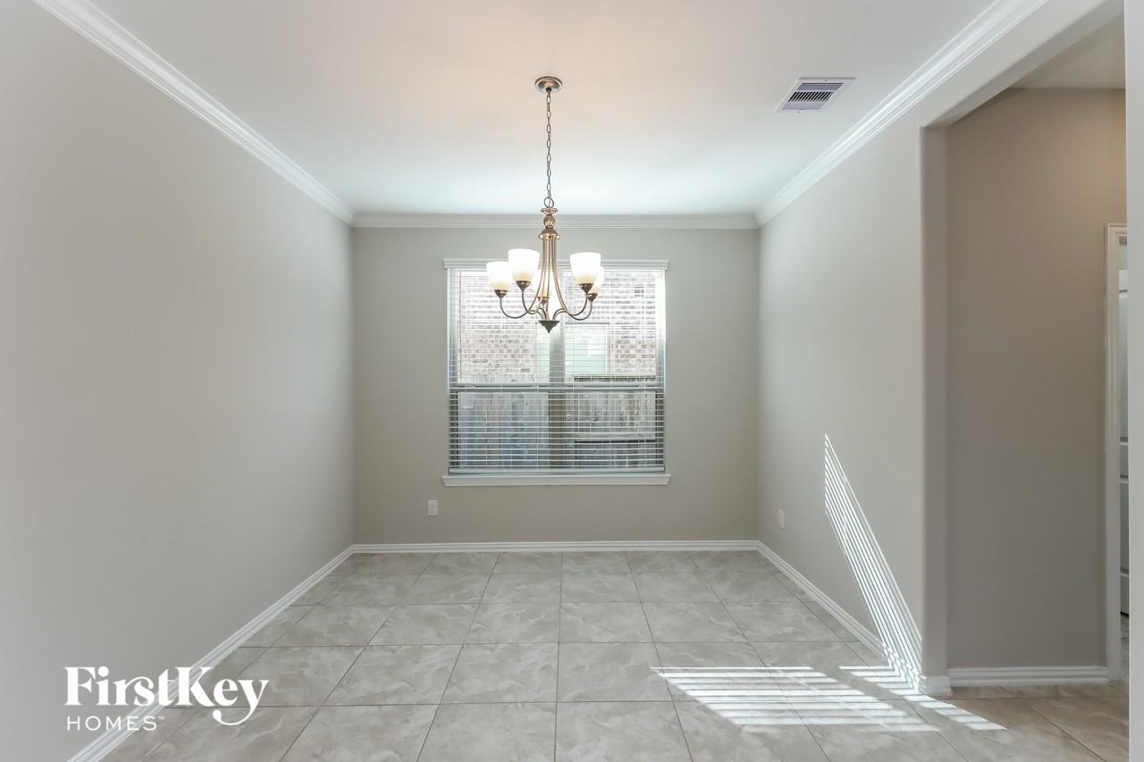 6406 Wolf Run Dr - Photo 5 of 15