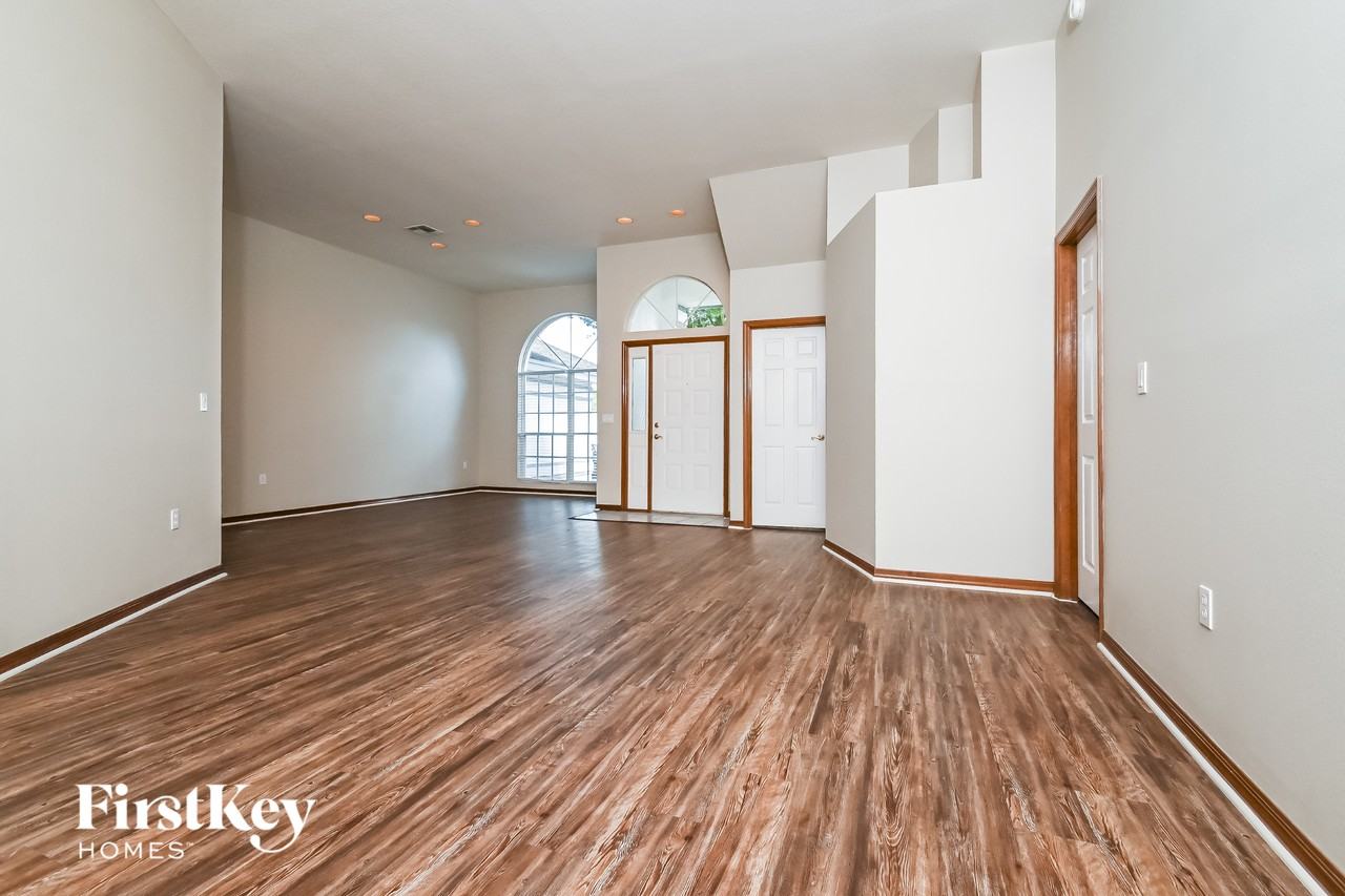 5349 Montserrat Dr - Photo 2 of 15